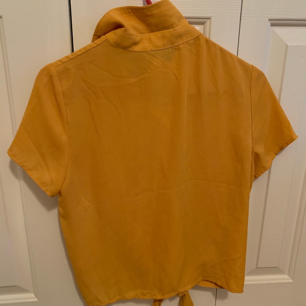 blouse - Picture 2 of 3